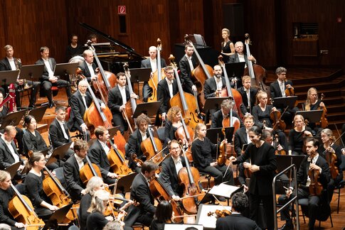 Meisterkonzert | WDR Sinfonieorchester, Marie Jacquot, Antoine Tamestit, Iveta Apkalna